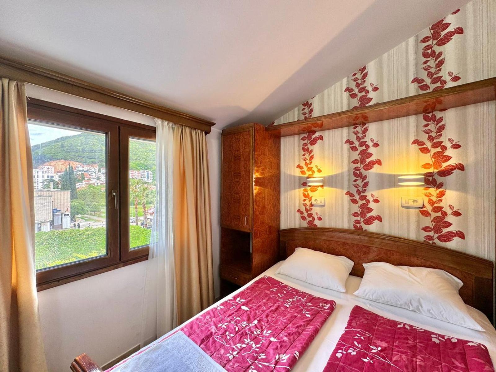בודווה Hotel Grbalj מראה חיצוני תמונה